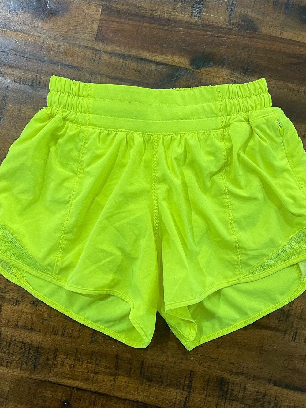 Lululemon Hotty Hot II Long 4” Highlight Yellow Size 2